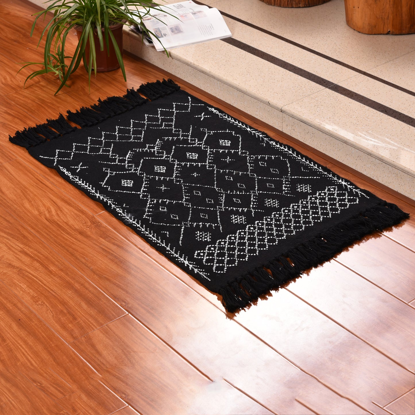 Amazon Hot Sale Cotton Thread Woven Black Printed Tassel Carpet Floor Mat Living Room Door Mat Bedside Foot Mat