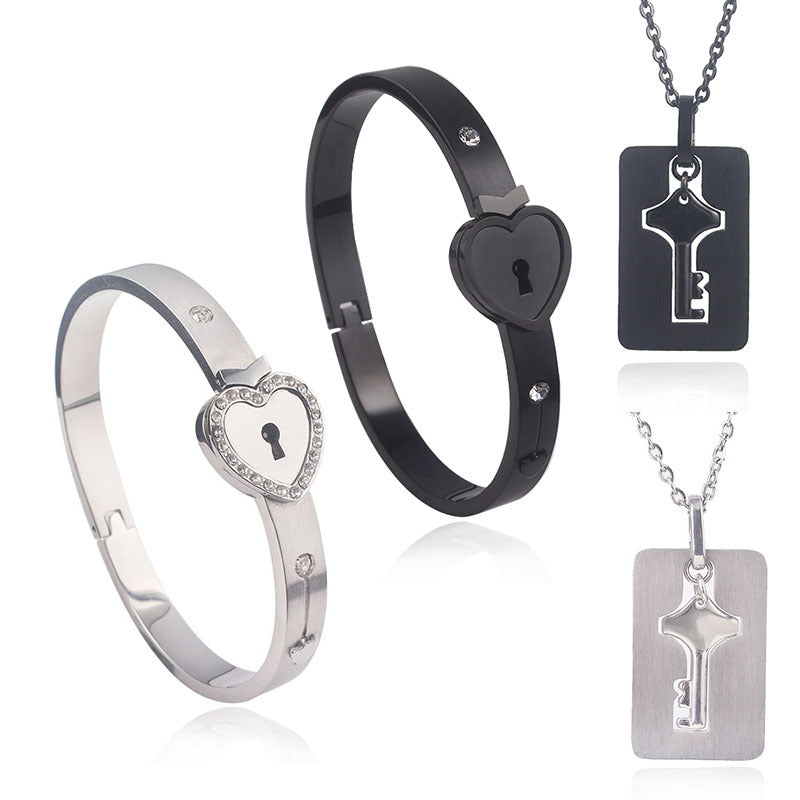 Student creative new rushed to the sky concentric lock key couple bracelet vibrato titanium steel peach heart bracelet key