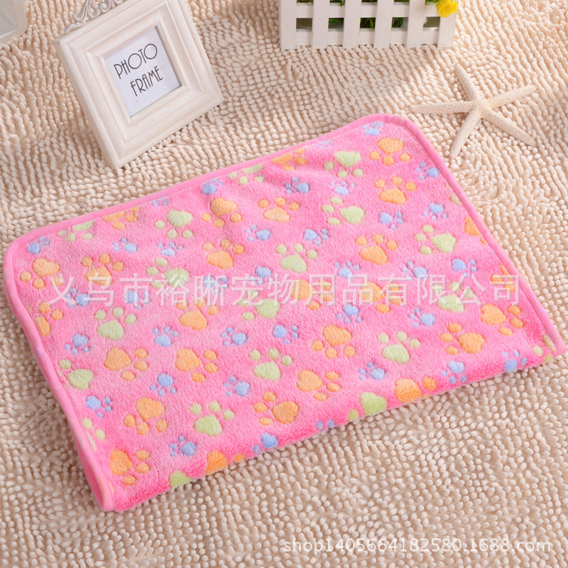 Pet blankets footprint blankets dog sleeping blankets teddy golden hair manufacturers wholesale spot pet supplies
