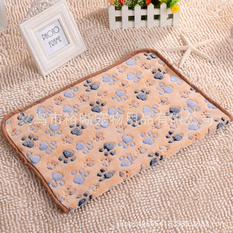 Pet blankets footprint blankets dog sleeping blankets teddy golden hair manufacturers wholesale spot pet supplies