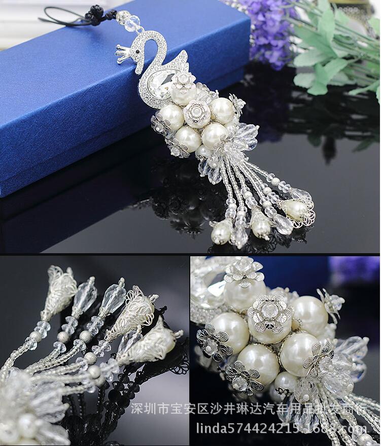 Car pendant high-end swan rearview mirror crystal car interior car decoration pendant car pendant jewelry car pendant female diamond