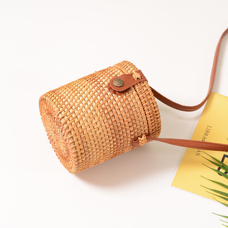 AliExpress special sale rattan ins handmade rattan bucket mini bag woven leather buckle bag