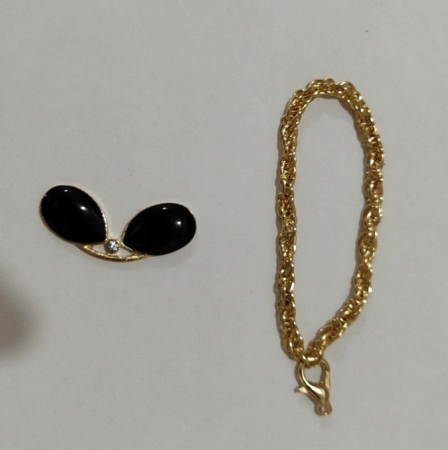 Car small yellow duck bamboo dragonfly broken wind duck helmet turbine increased duck car accessories ornaments net red vibrato duck the same paragraph