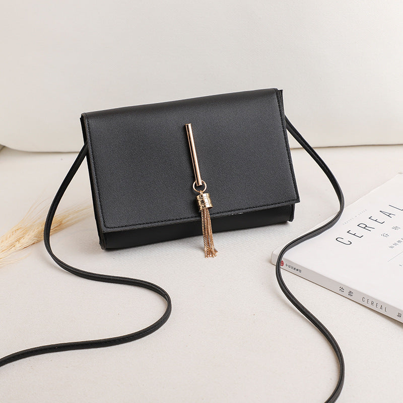 Women's bags 2020 summer new style Korean fashion messenger small bag tassel charm small square bag single shoulder handbag wholesale