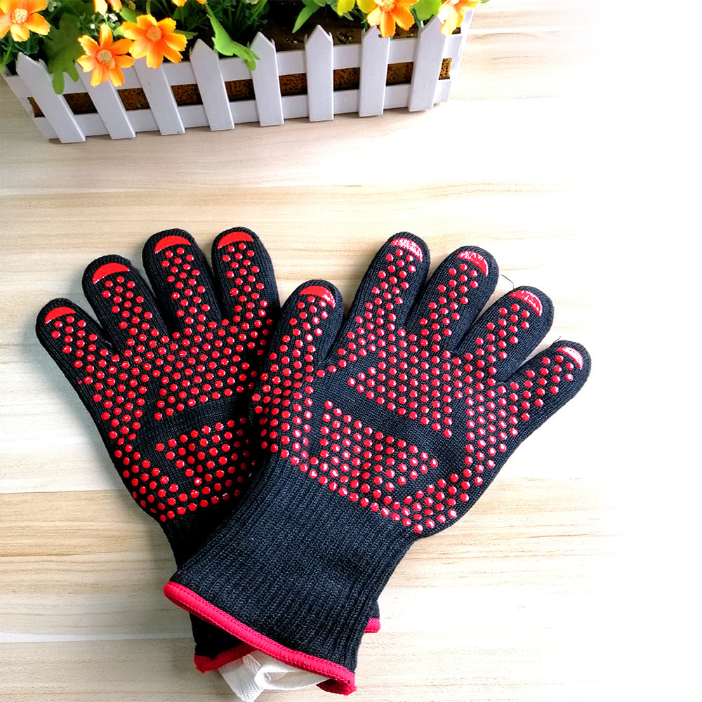 Spot high temperature resistant 800 degrees BBQ flame retardant non-slip fireproof barbecue gloves insulated microwave oven oven gloves