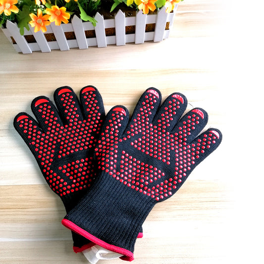 Spot high temperature resistant 800 degrees BBQ flame retardant non-slip fireproof barbecue gloves insulated microwave oven oven gloves